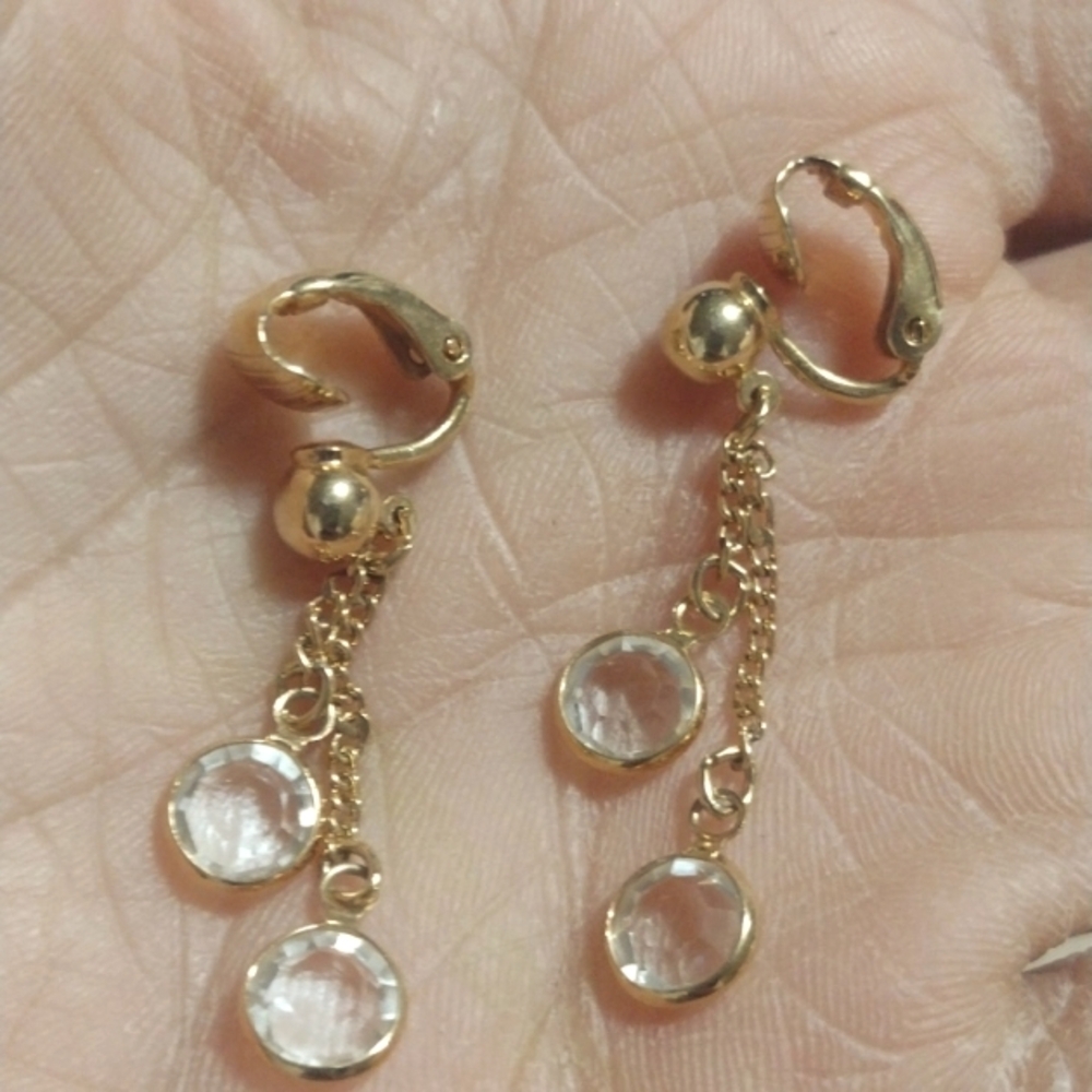 AVON VINTAGE 1979 CRYSTAL BEZEL DROPLETS GOLD-TONE LEVERBACK 1.5" EARRINGS